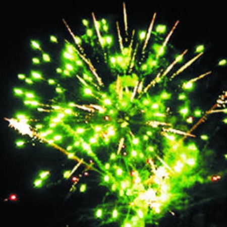 batareya-salyutov-novogodnyaya-shumiha 4